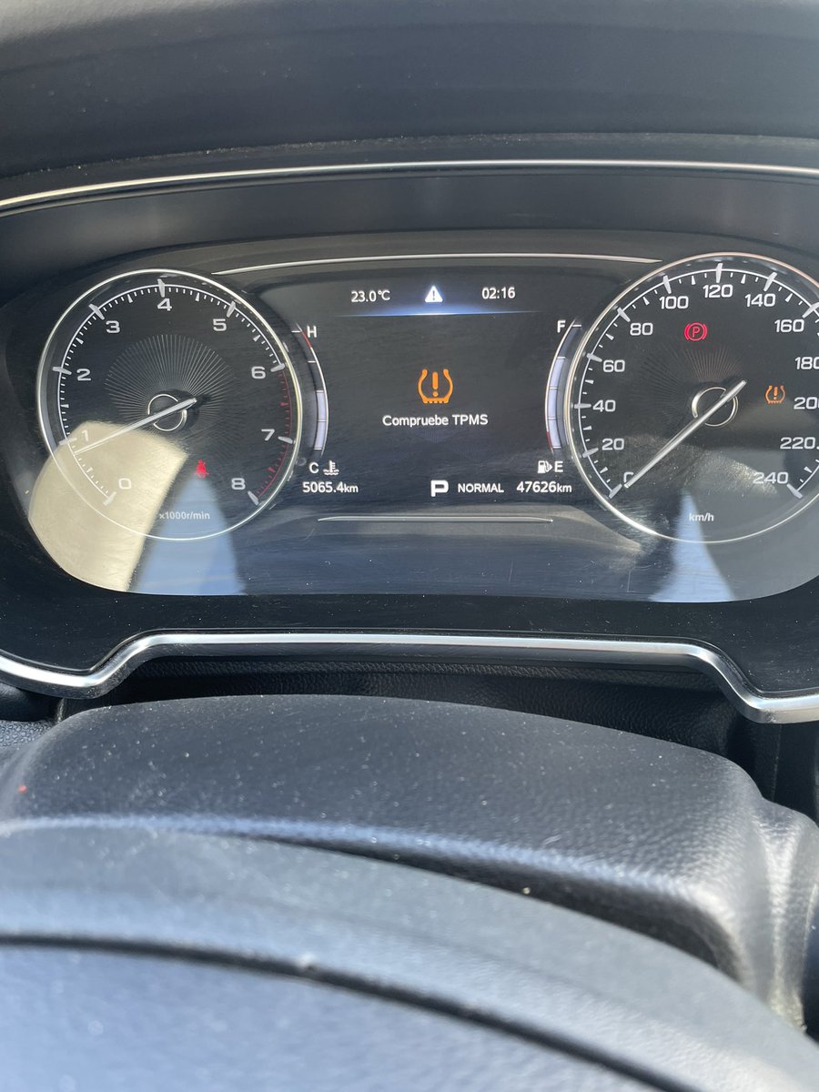 Romineik's tweet photo. @HertzMx el peor servicio en la sucursal del LAP, aeropuerto de La Paz.
Jose Luis Lopez pésimo servicio. Ademas la camioneta que me dieron tiene un testigo prendido. https://t.co/sNH19UOTXD