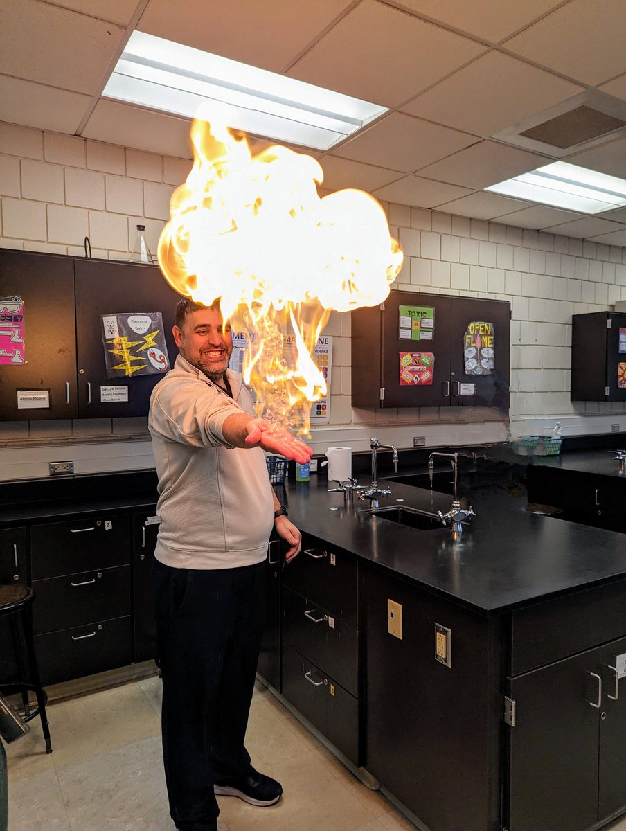 DlsdTech's tweet image. Thank you Mrs. Casey for the invite to your class today. It was awesome. 🔥🔥🔥🔥