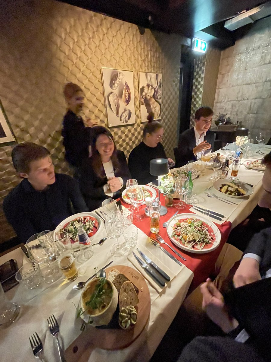 ChrisWouters_'s tweet image. Tonight all Christian Democratic political youth organisations from the Meuse-Rhine #Euroregion met in #Maastricht.

@GabrielleHeine addressed us about her work in the Maastricht city council.

@CDJA 
@JONGCDENV 
@JU_NRW