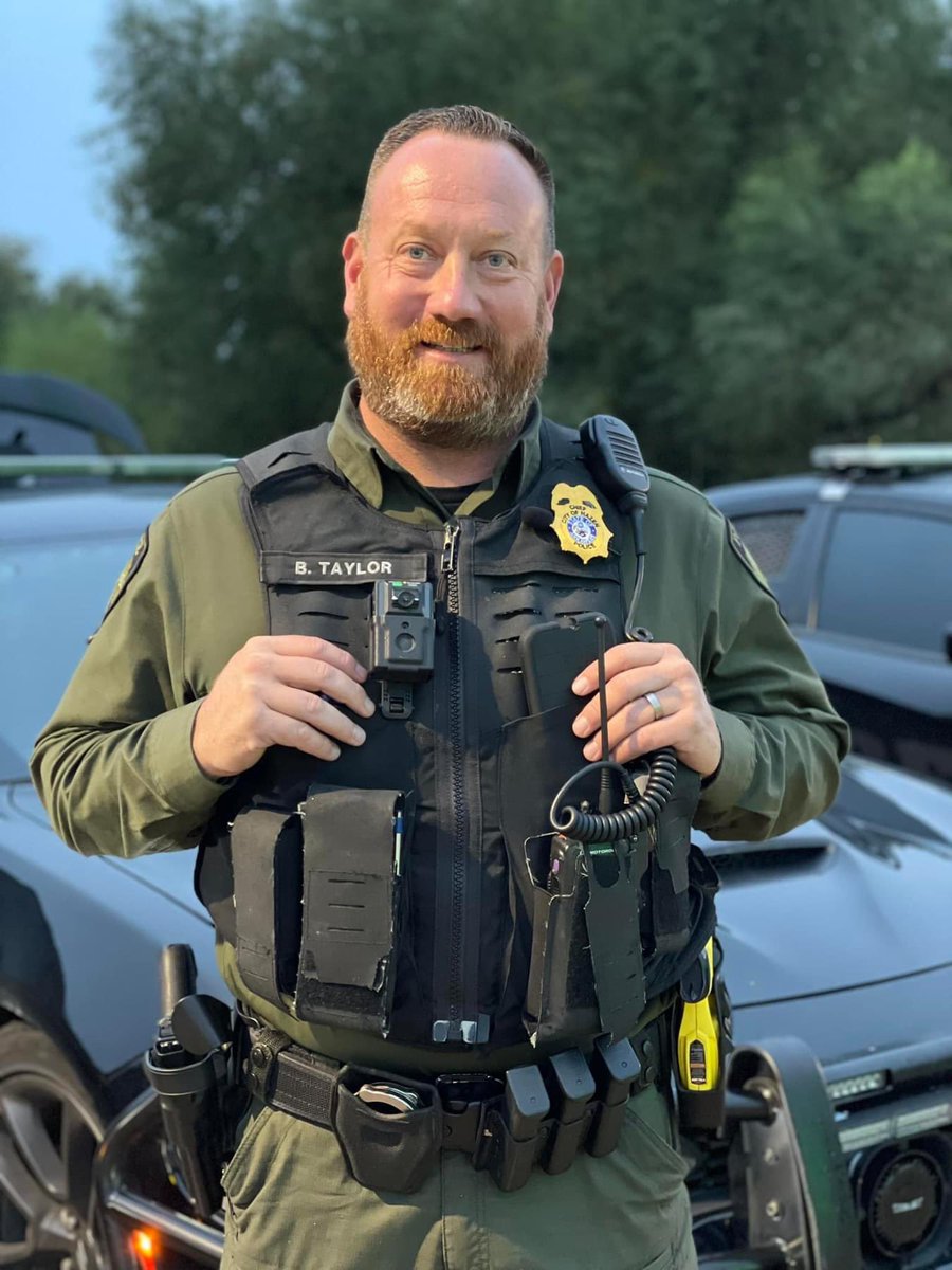ReelzChannel's tweet image. Hold on to your begonias!

After last week&apos;s announcement about the return of Hazen, Arkansas, to our lineup, we&apos;re excited to welcome @ChiefBTaylor during #OnPatrolFirstShift. Be sure to tune in at 8 ET/5 PT, and submit your questions for Chief Taylor using #AskChiefTaylor.