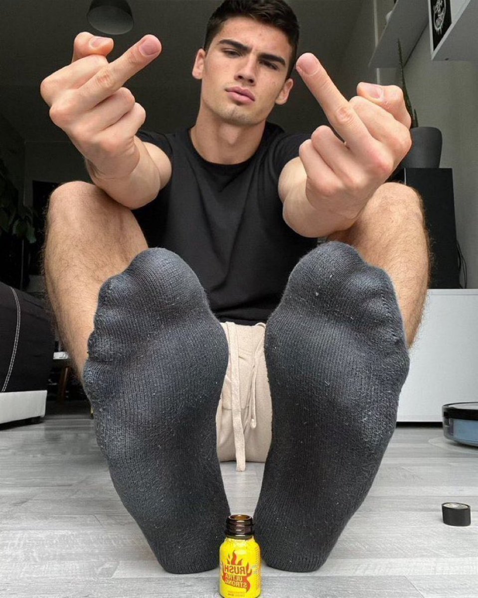 KingTO102's tweet photo. These feet own you #findom https://t.co/dV6o5zgk7V