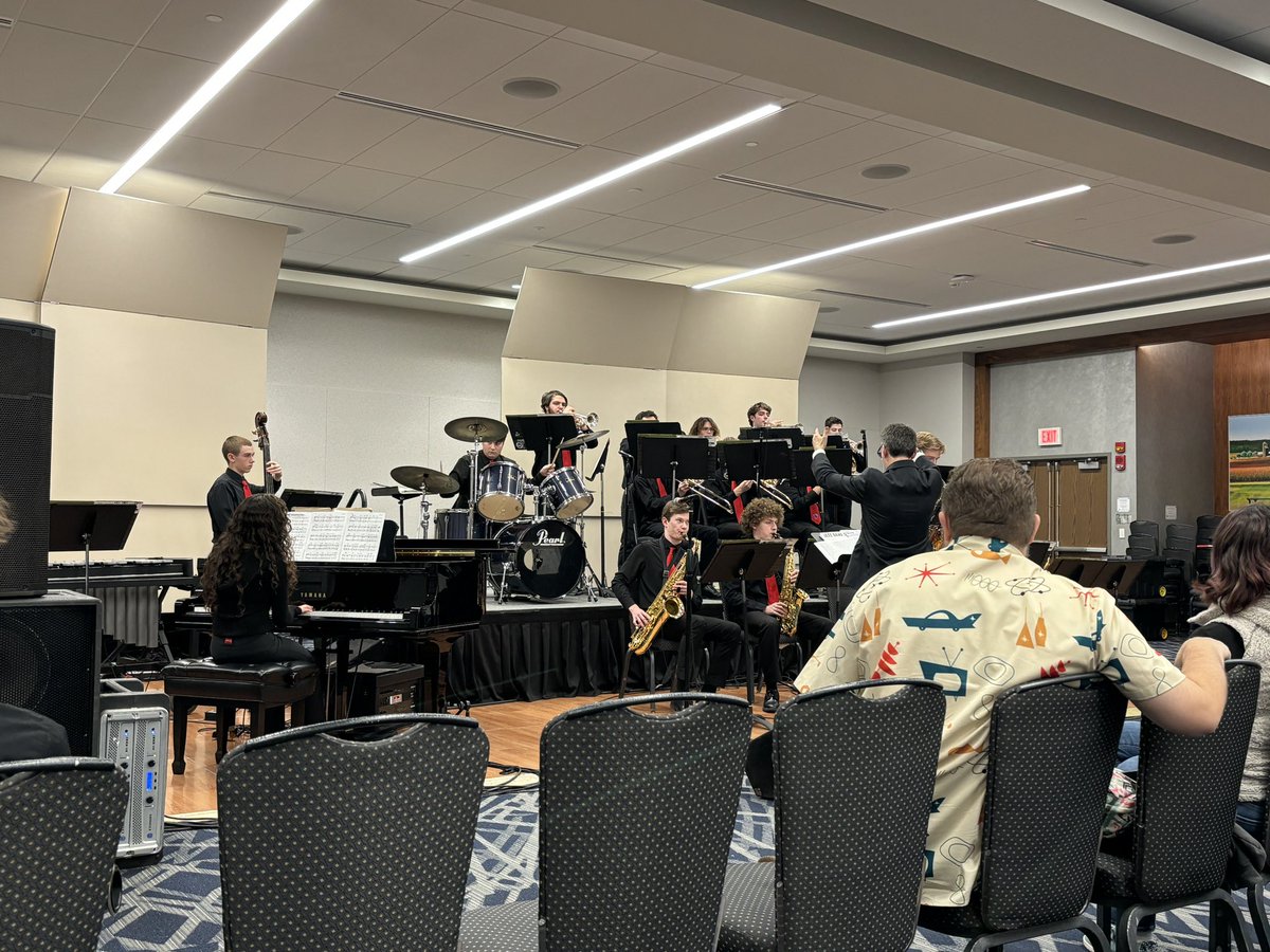 Awesome performance with the @Kings_HS <a href="/KingsBands/">Kings Band</a> jazz band!!! Impressive!!