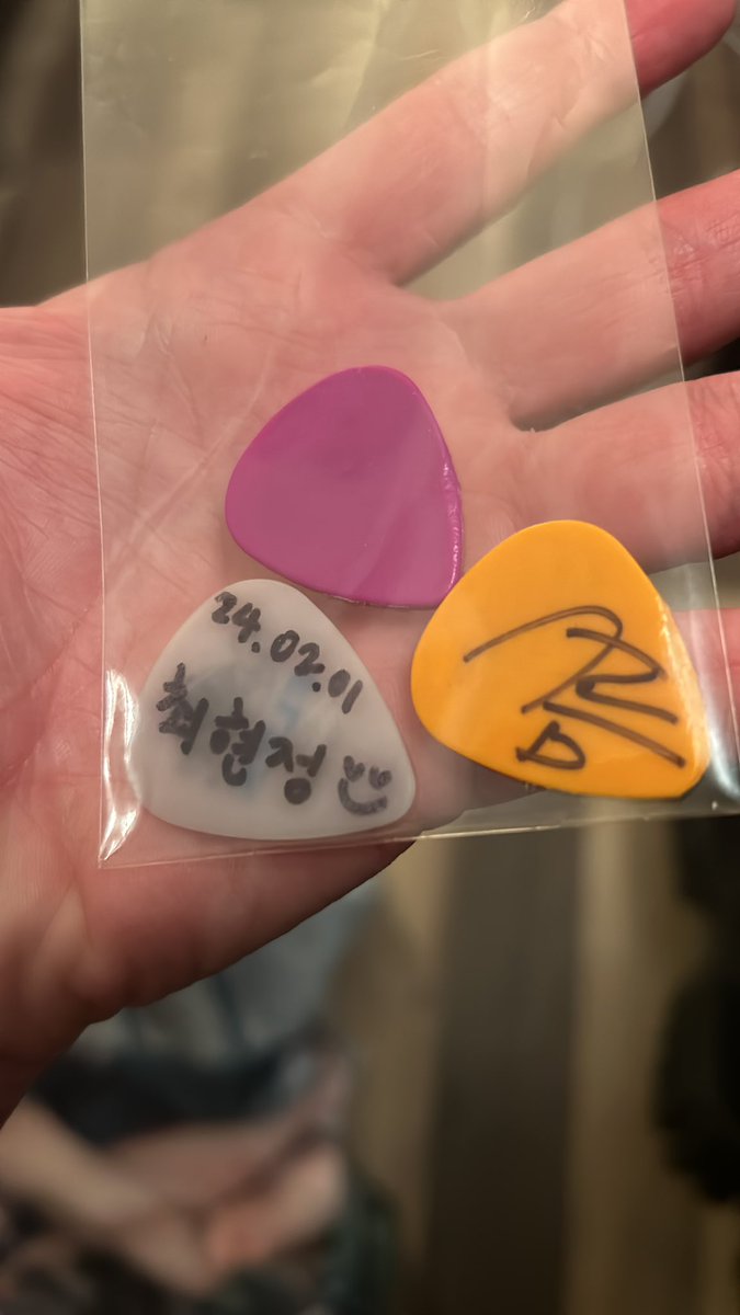 arem_rq's tweet image. 2x Arem picks and 1x Hyunjung pick💗

#rollingquartzincologne 🇩🇪
#rollingquartzinberlin 🇩🇪
#다이아뎀 #RollingQuartz #롤링쿼츠