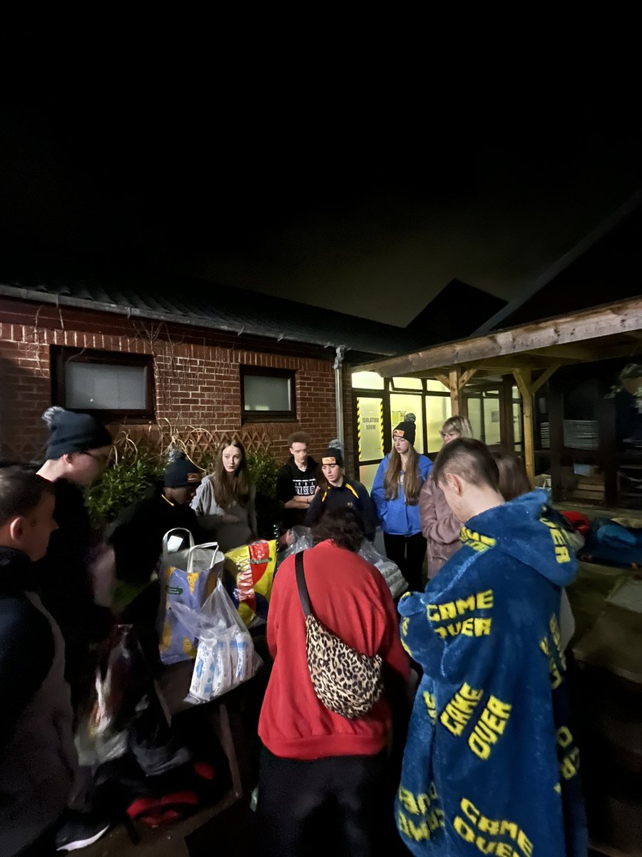 morgano2l's tweet photo. #CIFL Sleepout tonight in Belfast and Cork - these Future Leaders from Dublin and Cork organised and donated to @PennyDinnersCor who are serving the homeless and at-risk in the community https://t.co/V3wSx2TkoN