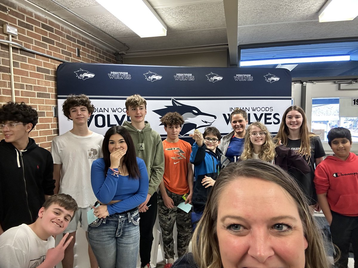 lwarren30's tweet image. Positive office referral Friday! With the debut of Lady Snuggles almost on top of my head #positivereferrals #IWMS #WolvesSHINE @LCteach_learn @Bclaypool63