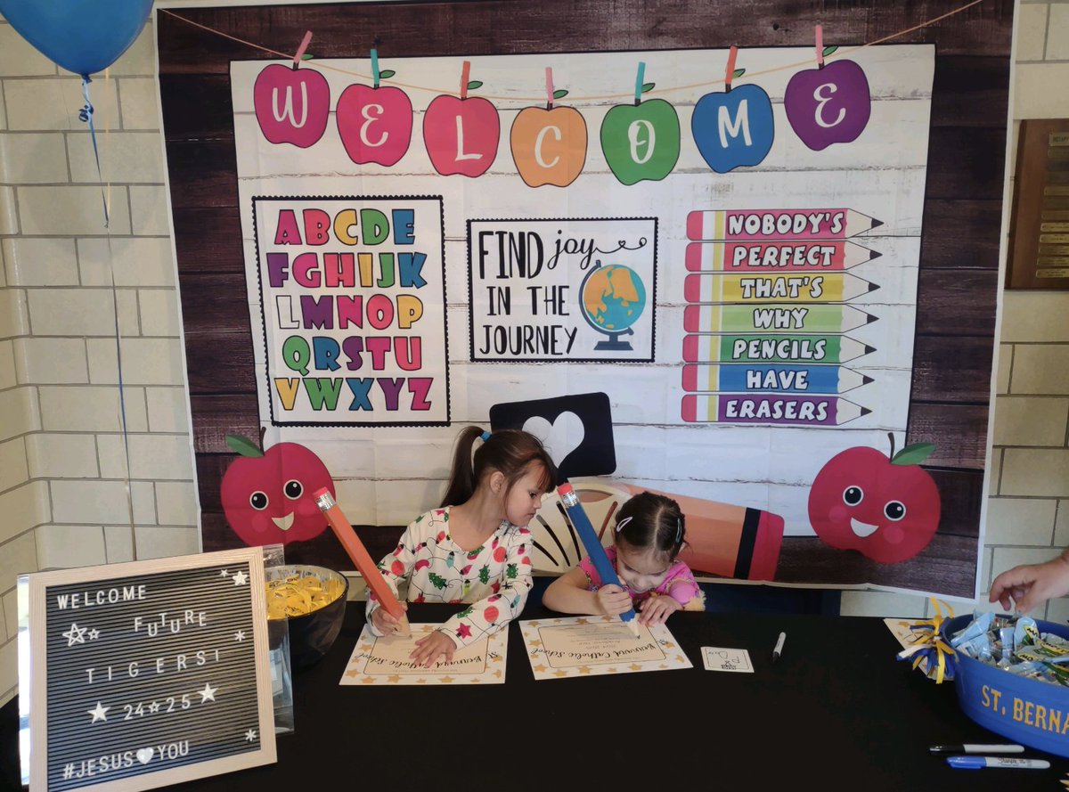 New students and families signing day <a href="/stbernardtigers/">St Bernard School</a> 💙 Welcome future 🐯 ‼️ <a href="/ArchOmahaSchool/">ArchOmaha Catholic Schools</a>