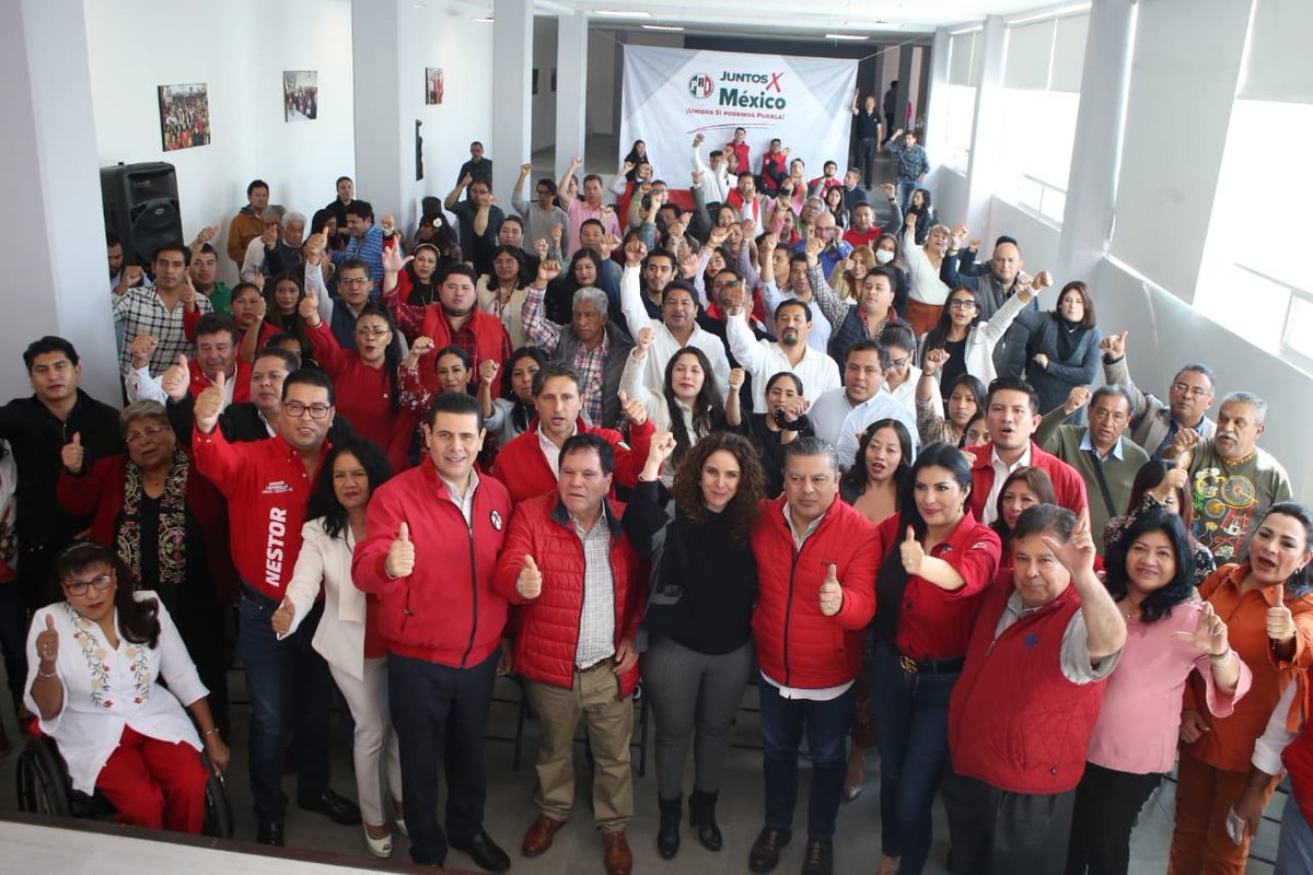 La dirigencia del #PRIPuebla, encabezada por <a href="/NestorCamarillo/">Néstor Camarillo</a> y <a href="/DelfinaPozosV/">Delfina Pozos</a>, recibió al Secretario de Operación Política del <a href="/PRI_Nacional/">PRI</a>, @miguelalonsogob, quien, en representación de <a href="/alitomorenoc/">Alejandro Moreno</a>, tomó protesta al nuevo Delegado General, <a href="/RobertoP_M/">Roberto Padilla Márquez</a>.

#UnidosSíPodemos 🇲🇽