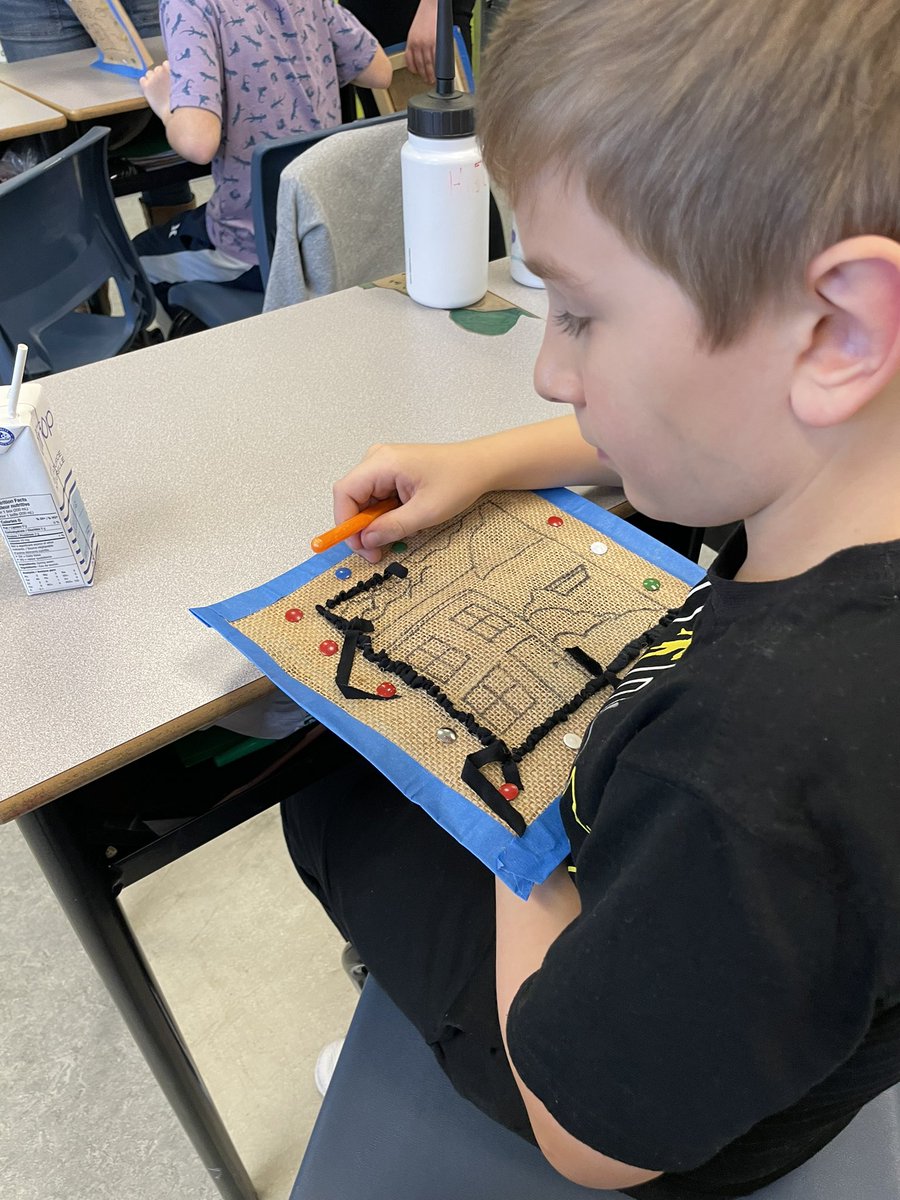 MadameCrane's tweet photo. Brookside Rug Hookers have started their second project. Can’t wait to see how these turn out! @BrooksideInt #rughooking #hobbiesmatter https://t.co/hePZuuuVM0