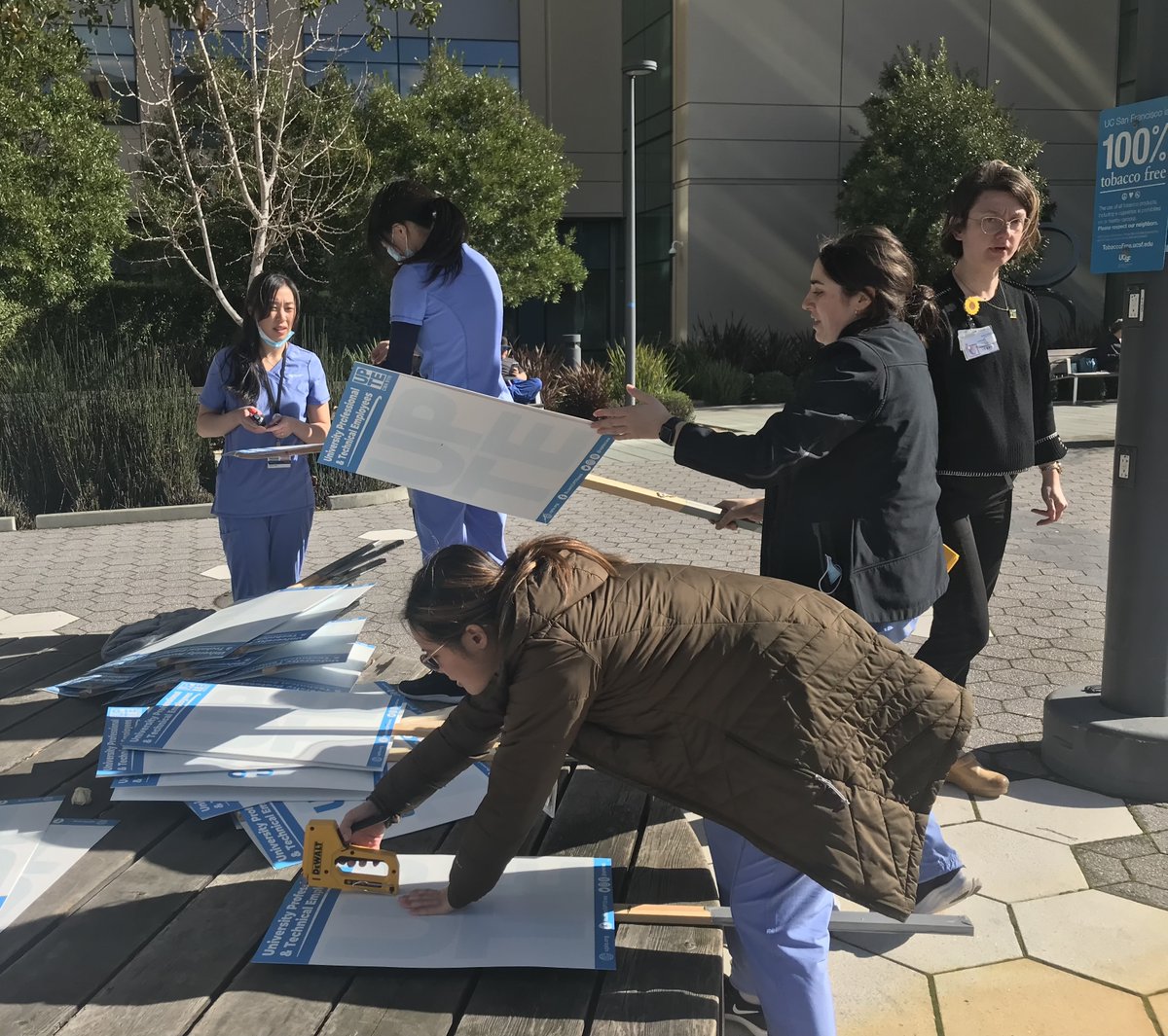 UPTECWA's tweet photo. Optometrists across the @UofCalifornia spent their lunch break preparing picket signs for our ULP strike next week. 

UC’s bad-faith bargaining harms not only optometrists but patients, too. Enough is enough ✊

Learn how to join us at https://t.co/a4l4WZ4KyH 

#strike #union #1u https://t.co/Juo0FojF1c