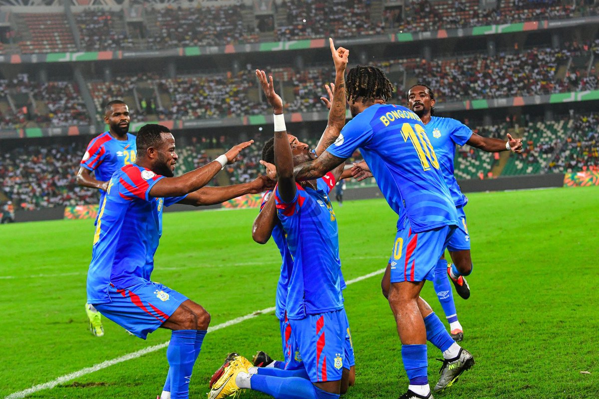 RDCongo 3 vs Guinée 1. Mon Dieu nous y sommes en demi - final 👏👏👏👏
#AllezYLesLeopards  Trop fière de vous