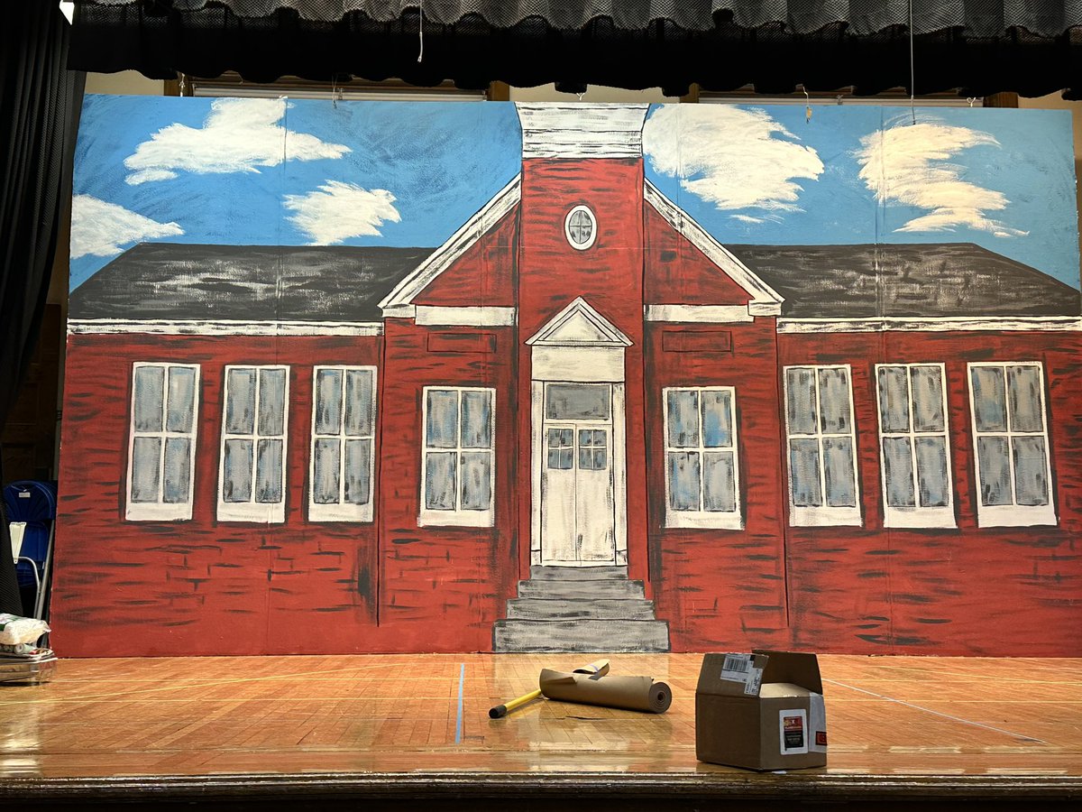 MPSTheater's tweet photo. The last remnant of Matilda will disappear this evening. Onto the Big Blue Sea! #findingnemojr https://t.co/ebArzvrcU8