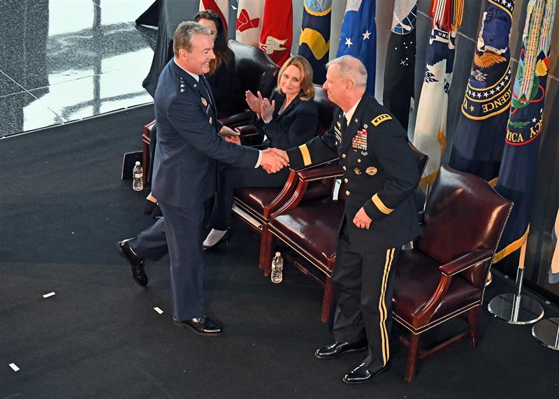 Thank you @DepSecDef Kathleen Hicks, Director of National Intelligence Avril Haines, and all the special guests and support personnel who made DIA’s Change of Directorship ceremony possible. Missed the event? Catch all the action on dia.mil/DIA-Change-of-…