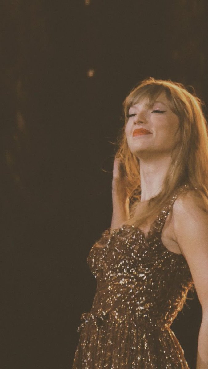 Swifties recreating Taylor Swift’s music because it was removed from tiktok: a very necessary thread ✨