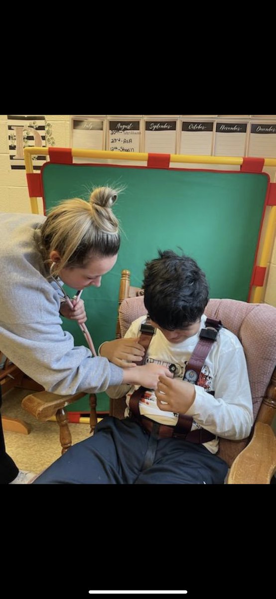 RuthEasonAACPS's tweet photo. Our middle school classes learned about the heart and how it functions!! Hereβs them using a stethoscope to listen #rpestars #sciencelessons
@AACountySchools
@SpecialEdAACPS https://t.co/mEZTbg9pd7