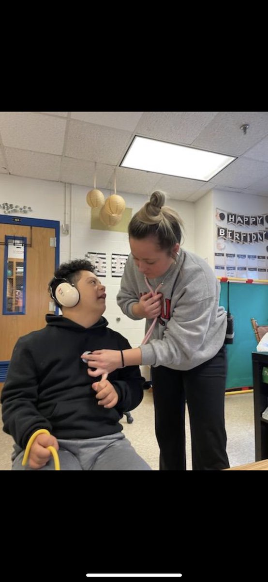 RuthEasonAACPS's tweet photo. Our middle school classes learned about the heart and how it functions!! Hereβs them using a stethoscope to listen #rpestars #sciencelessons
@AACountySchools
@SpecialEdAACPS https://t.co/mEZTbg9pd7