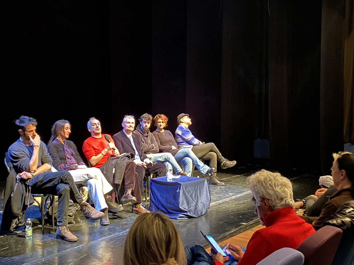 Un grazie al cast di #CyranoDeBergerac che, con #PaoloQuazzolo di @UniTrieste ci permette di conoscere il testo e lo spettacolo diretto da #ArturoCirillo In scena fino a domenica. #CircoloCulturaEArtiTrieste @regioneFVGit #CulturaSportFVG @ComunediTrieste @DiscoverTrieste