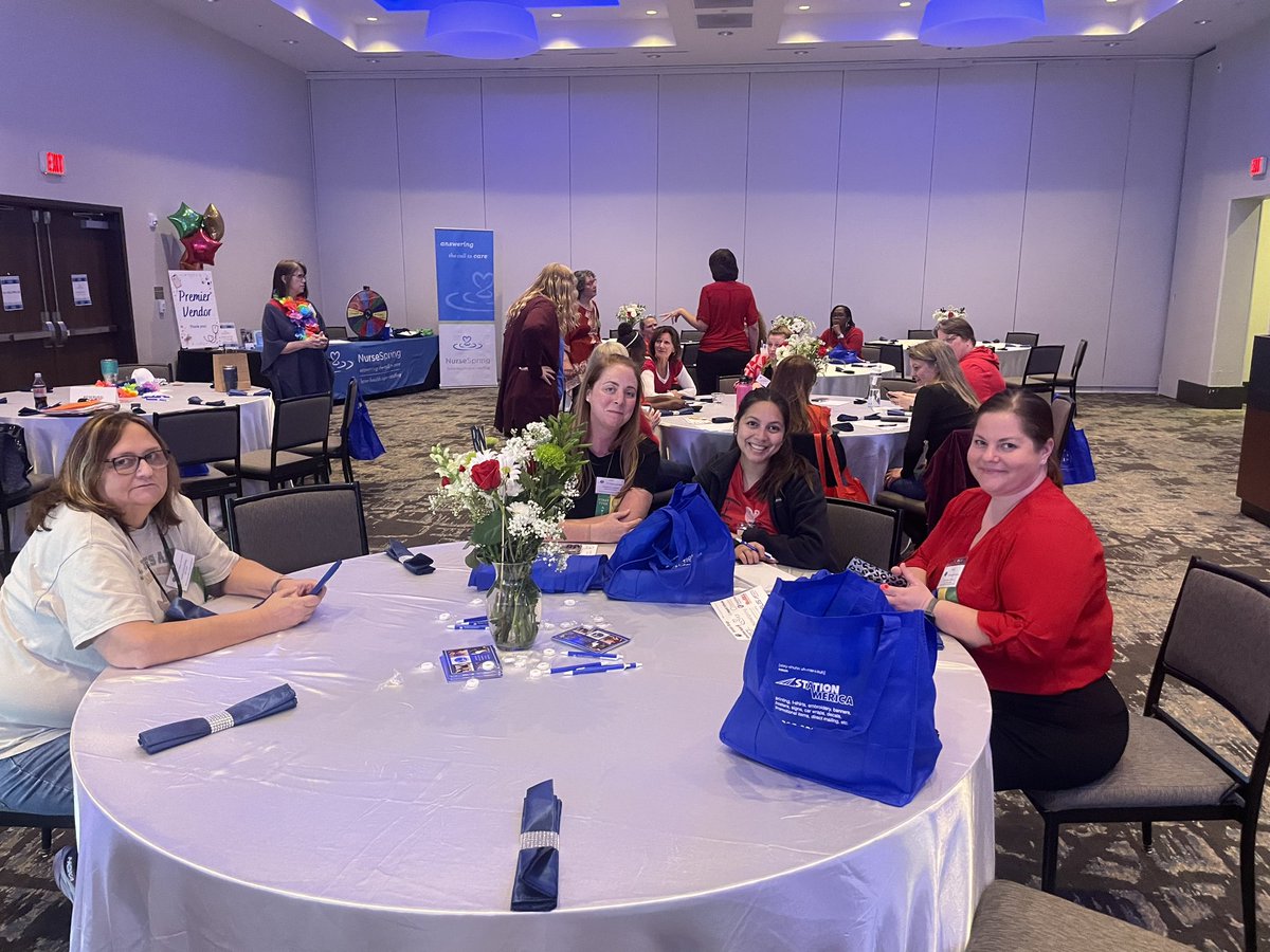 Lkern12's tweet image. Let the learning begin! 🙌🏼Networking with @fasnchatter school nurses! #FASN2024 @schoolnurses