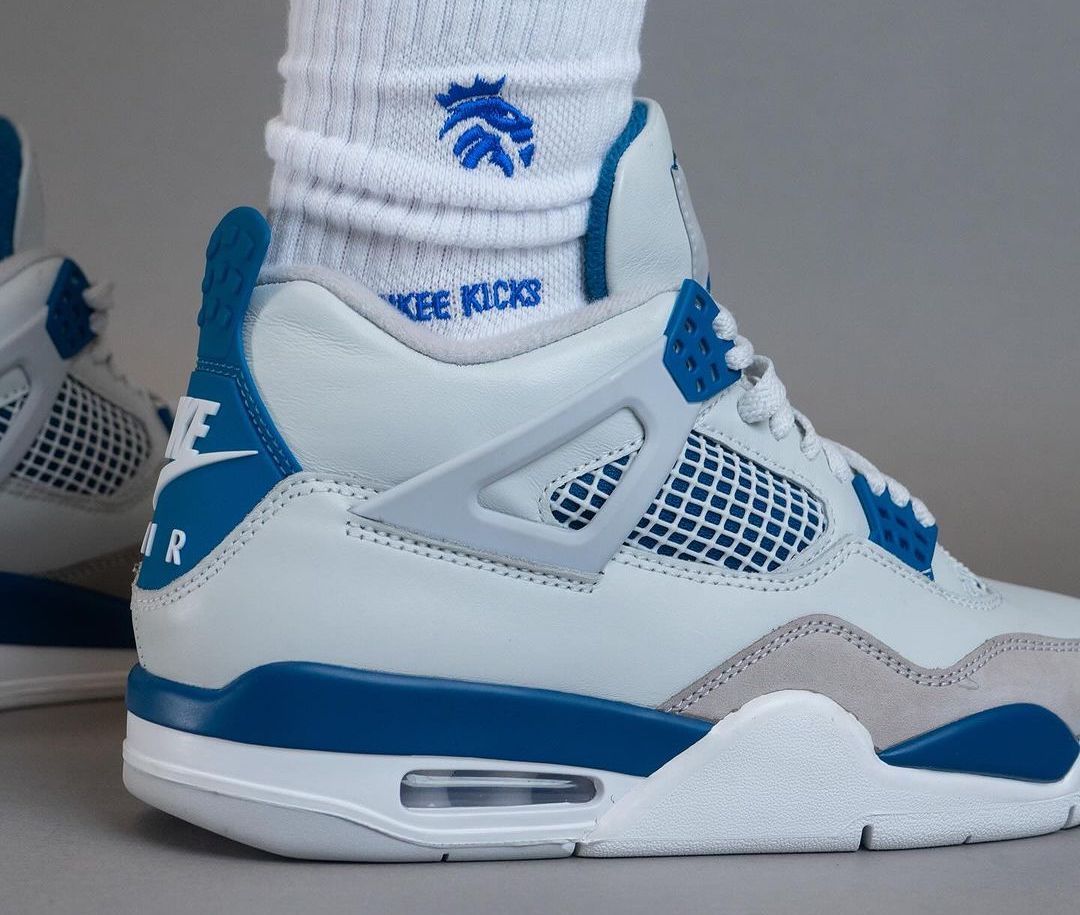 JustFreshKicks's tweet photo. Air Jordan 4 Retro “Military Blue” Releasing April 27th 💙🤍 https://t.co/lU9uk749HG https://t.co/TzaKAZeKm9