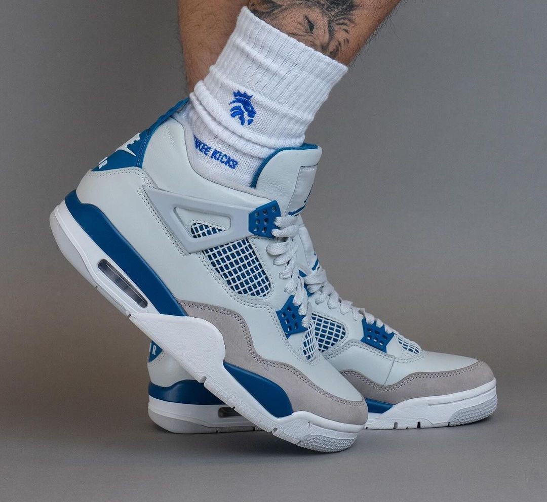 JustFreshKicks's tweet photo. Air Jordan 4 Retro “Military Blue” Releasing April 27th 💙🤍 https://t.co/lU9uk749HG https://t.co/TzaKAZeKm9