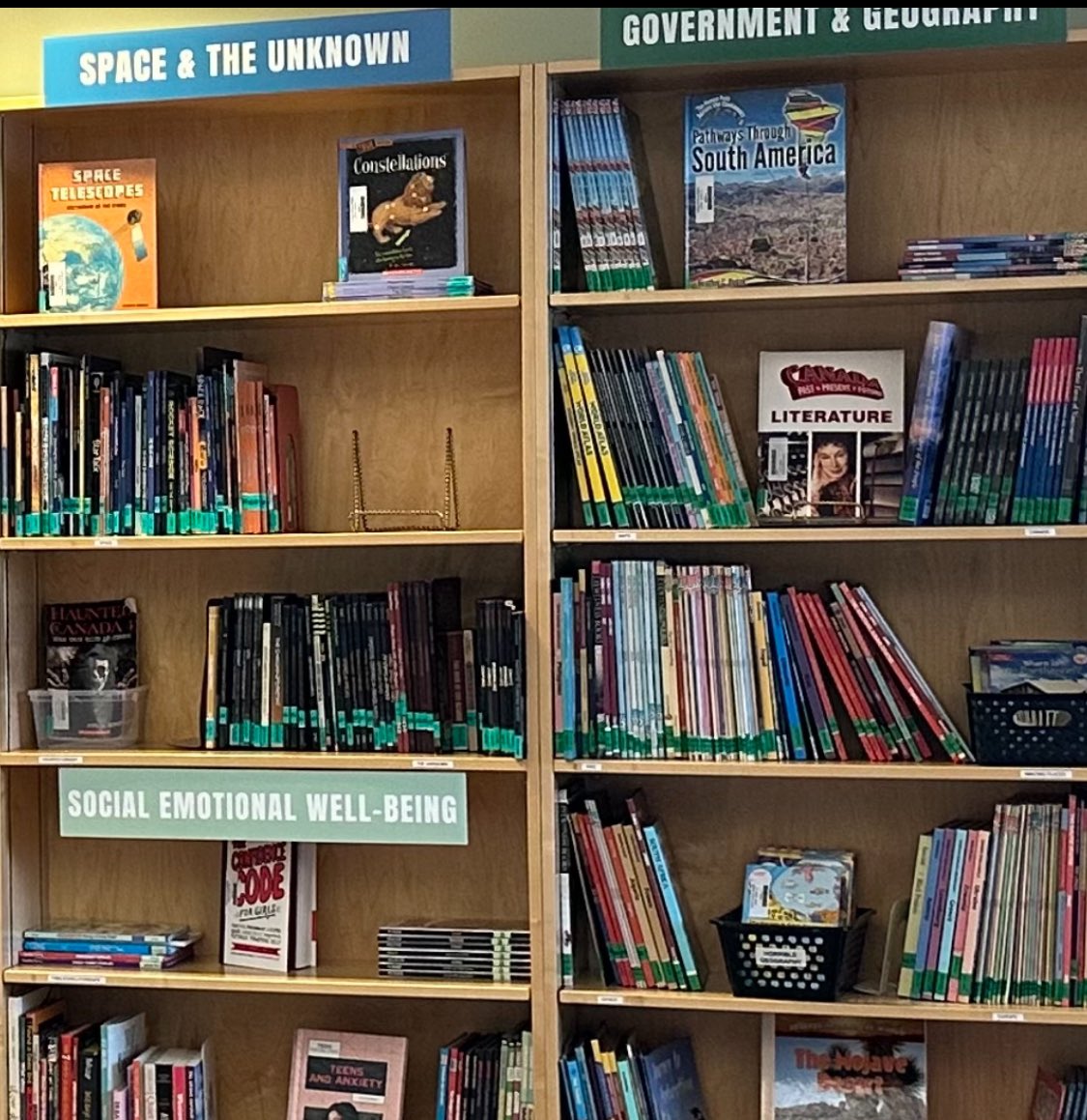 Shout out to the dynamic LLC Team at <a href="/Howemiddle/">Howe Middle</a> for genrefying their non-fiction collection. Reorganizing and displaying books this way increases student access and engagement with texts.  Circulation of non-fiction books has increased by 47% in ONE MONTH. 🤩 <a href="/AbbotsfordSD/">Abbotsford Schools</a>