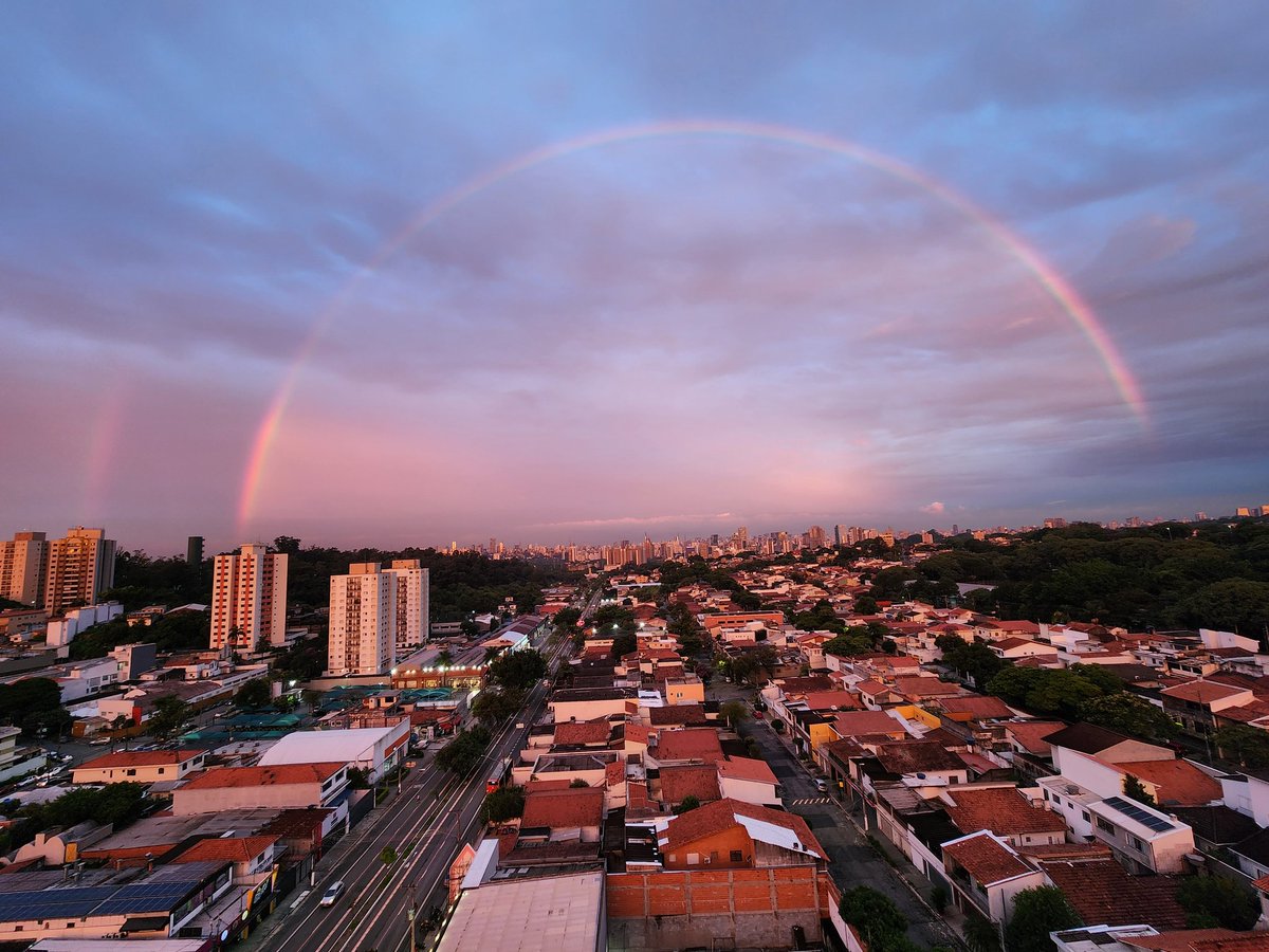 DrJorgeMelendez's tweet image. Arco-íris duplo no crepúsculo vespertino em São Paulo #Butantã #SP 

Double rainbow at twilight in São Paulo ##Brazil