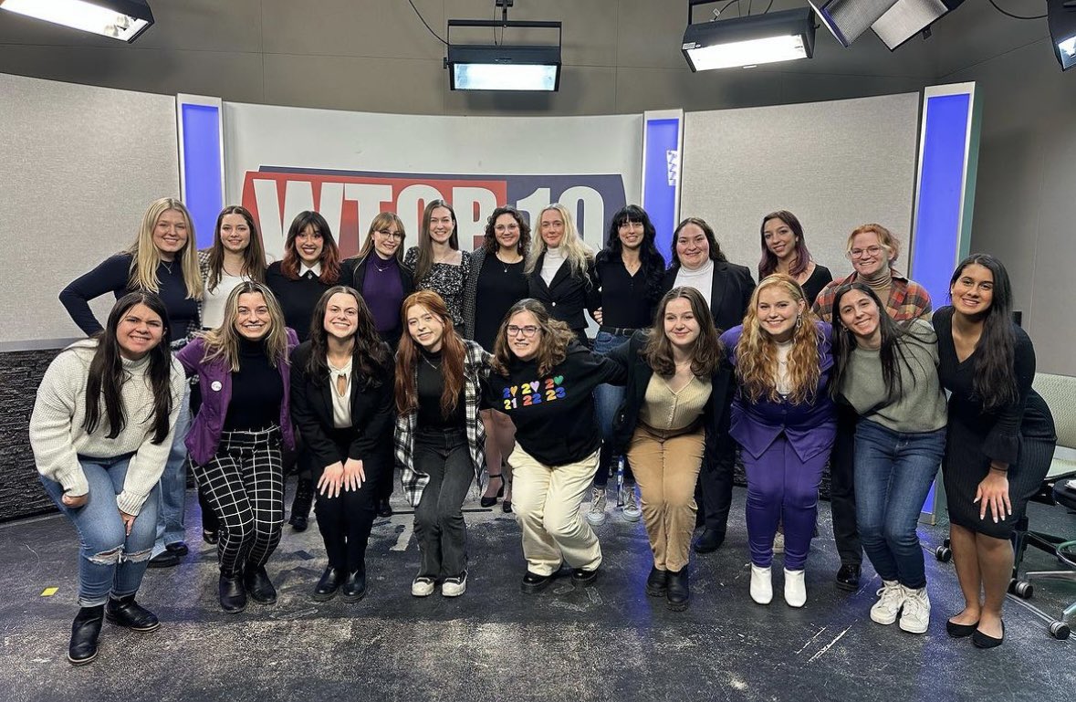 It's almost time for our first ever all-women broadcast and the battle of the green and gold! Make sure to tune in: youtube.com/live/yH6kTN0Wl…