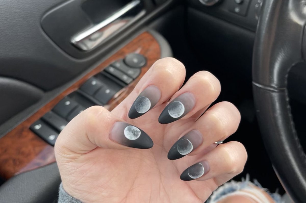 MnNiceFeet's tweet photo. Need a moment to appreciate the best  nail set I’ve ever had. https://t.co/N2hzIQZYo0