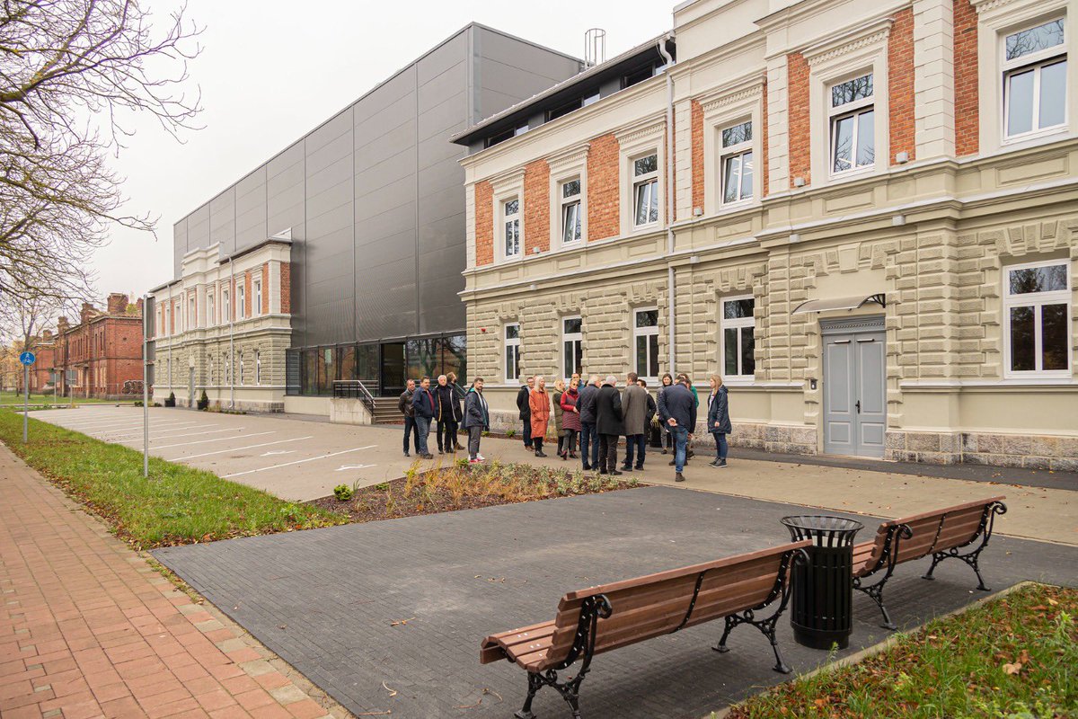 UldisSesks's tweet photo. Lai turpinātu @liepajalv industrializācijas programmu, aicinam pieteikties jaunus ražotājus ,lai blakus simpātiskiem un jaudīgiem ražošanas uzņēmumiem rastos vēl,kas vērienīgs un dotu jaunas darba vietas Karostas iedzīvotājiem.
Lai top👍 https://t.co/IlFT4LPuEy