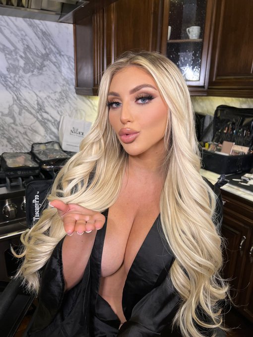 🫶🏼💋 https://t.co/PAD4ZIHb2q