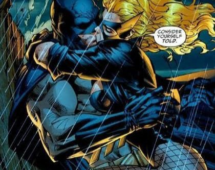 InCapsul's tweet photo. Cómo olvidar cuando #Batman y #Canarionegro tuvieron sexo mientras unos bandidos se quemaban vivos.

#dccomics https://t.co/aaZEyjxCJT