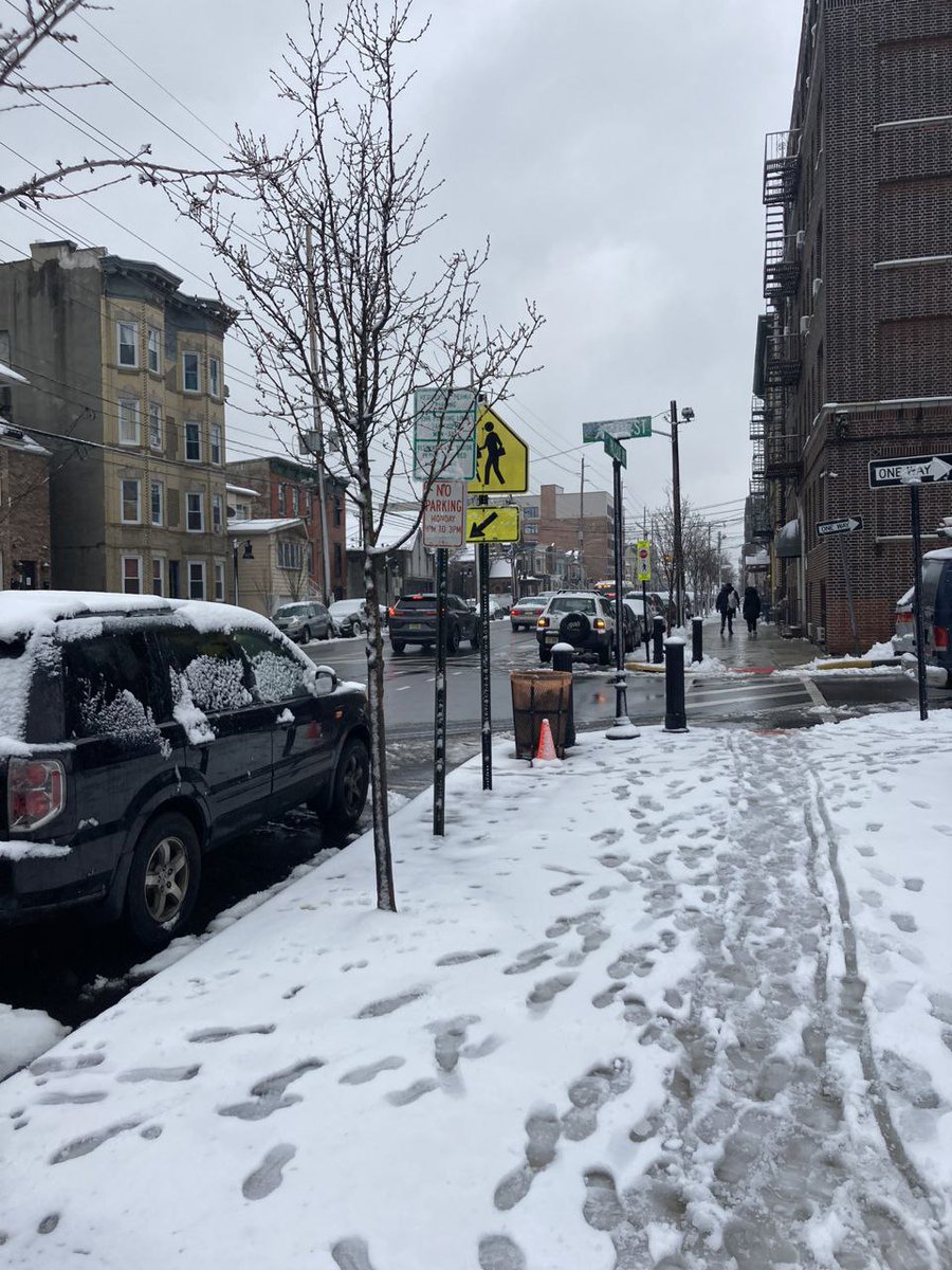 Keysahoki's tweet image. The reason why my employee goes to work late 😁😁😁 Snow in NYC few days ago