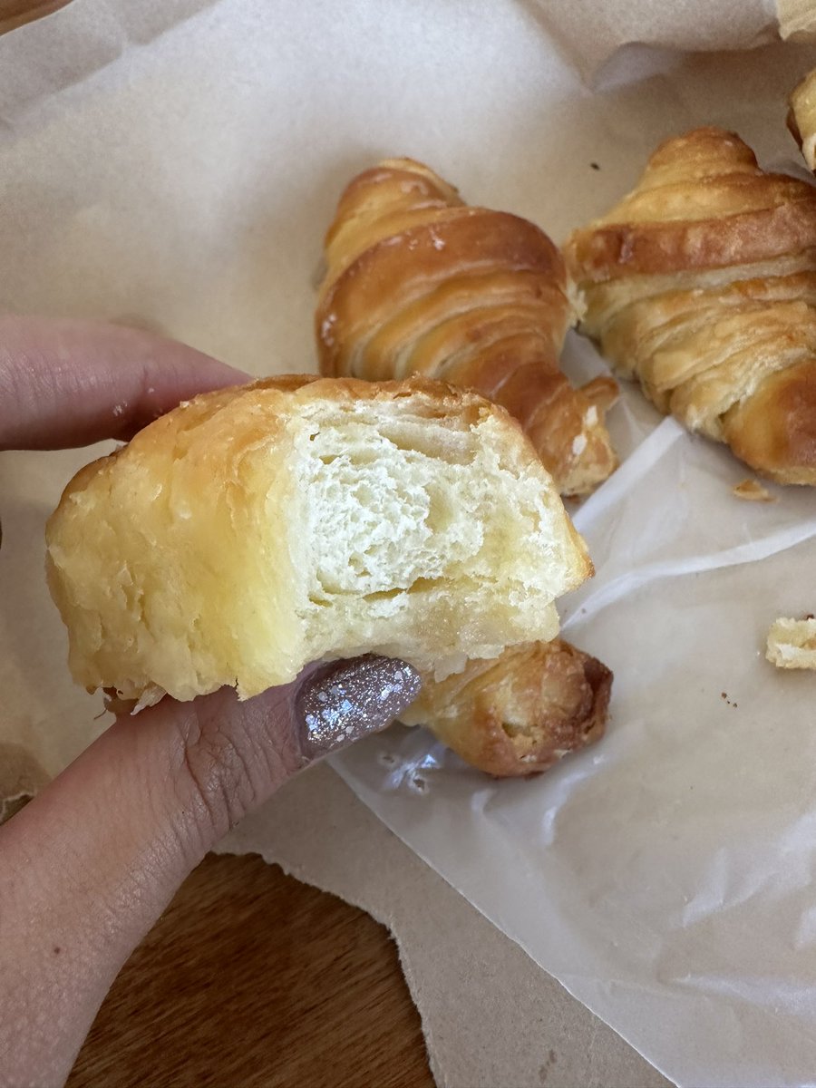 agusyelfernet's tweet photo. OK pero estas medialunas de este lugar nuevo de pedidosya????? 🥵🤤🤤🫶🏼🫶🏼

Jotta Pasteleria en PedidosYa! https://t.co/oGkxBVhVCN https://t.co/4syqMaaboi