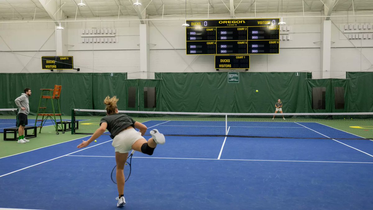 Start off the Weekend with a W✅
New Scoreboards✅

📰Read how the installation of new digital scoreboards is already making a BIG impact on the <a href="/OregonWTennis/">Oregon Women's Tennis</a> &amp; <a href="/OregonMTennis/">Oregon Men's Tennis</a> programs: goducks.com/news/2024/2/2/…

🎁Learn more about the project/Make a gift: duckfunder.uoregon.edu/project/40168