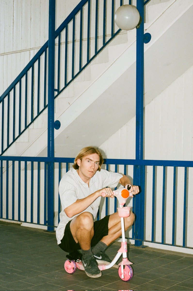 Microgarden &amp; Soulful Gathering presentan a James Andrew desde UK. 

Una de las cabezas detrás del sello Nothing But Nice Records y el creador de algunos de los tracks más queridos, sonados y vendidos del legendario sello disquero Limousine Dream!

Sábado 2 de Marzo en Utopia!