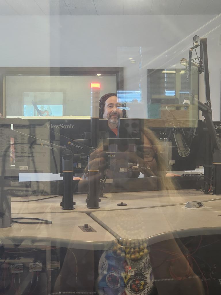 LiziKernNews's tweet photo. It's Friyay! @KMJNOW anchoring 11:30-2:30 during #RayAppleton Show & @DriveKMJ Fabulous Mikey Martinez on the board AKA Big Sexy Traffic on #1 Fresno’s Morning News. @GregLaneCountry @CGProgram @mikeytrafficguy @DonYorkAgRadio @GabeKMJ https://t.co/lndZm56CHo
