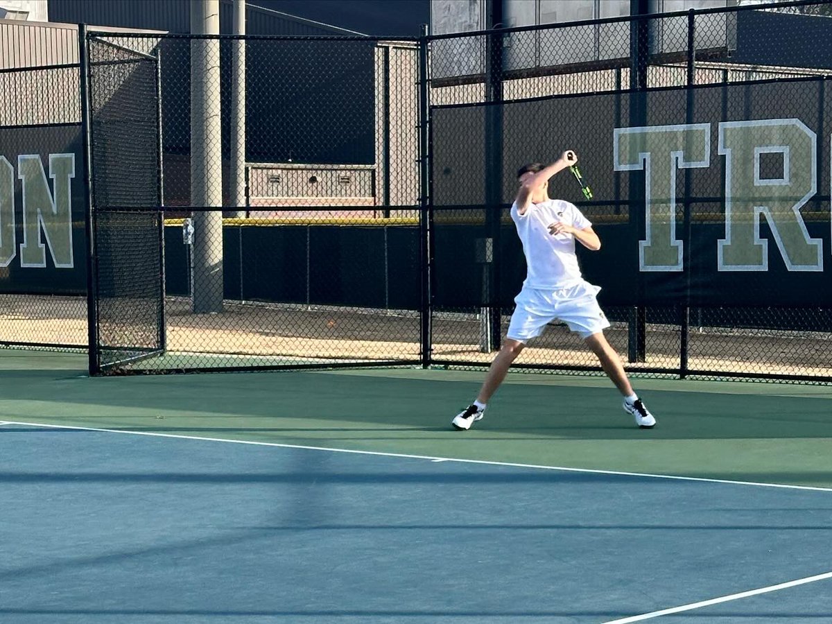 folds_amanda's tweet photo. We’ve got some amazing talent on these tennis courts! 💛🖤🎾 https://t.co/Ttksat2ysp