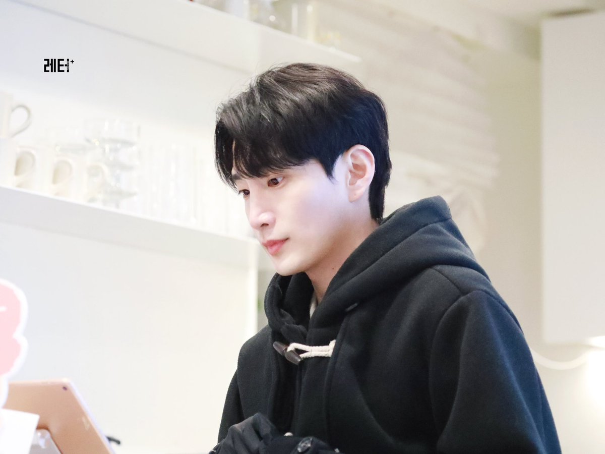 0203 l 🎂

세상에서 최고의 시헌사장님
생일 축하해요!!