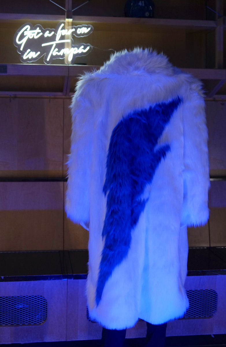benchmark_arena's tweet photo. Got a fur on in Tampa in the @TBLightning locker room for @Drake ⚡️ https://t.co/VdKBVy2d3a