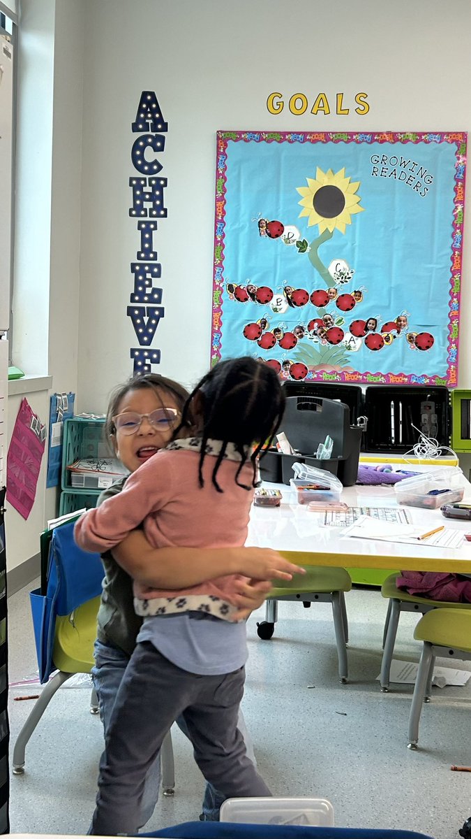 MrsDel_Angel's tweet photo. Love to see my kindergarteners sharing their opinion sentences to the class and celebrate each other. @PE_LLE @cburdick015 #kinderCrew @Humble_ElemELA https://t.co/xreZc17zZ8