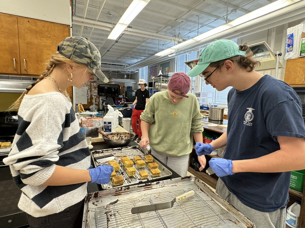AllisonCTE's tweet photo. ๐ฝ๏ธ Exciting day as the Culinary students prepare for the @CarteretK12 Foundation Gala! ๐ Culinary students from all three high schools showcased their talent with exquisite desserts, turning their newly acquired skills into delightful works of art. ๐ฐ๐ฉโ๐ณ #CTETheHotTopic https://t.co/fVQjxURXa2