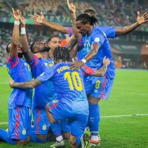 daniel_muanda's tweet photo. Bravo aux fauves de la RDC, l'histoire s'écrit toujours au présent.

On est là
On est qualifié
La saga léopard continue 
@Anthonytshis 
@fatshi13 
@fallyipupa01 
@FecofaRdc https://t.co/N5iMFxGeEH