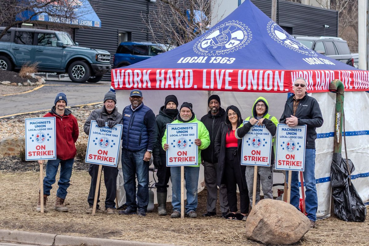 ✊ It was an honor to stand with the @MachinistsUnion IAM Local 1363 today during their strike today. 💪 

The resiliency and unity of these hardworking members is truly inspiring. It’s time for Valley Ford Truck to meet their fair demands. 

#Strike #Solidarity #SupportWorkers