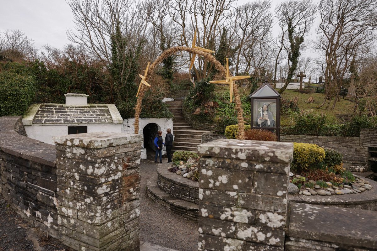 KarenCoxPhoto's tweet image. People visit the holy well of St Brigid on a pattern day pilgrimage in Liscannor, Ireland, February 1, 2024. REUTERS/Karen Cox

Shot for @reuterspictures 

#stbrigid #stbrigidswell #patternday #pilgrimage #religion #reutersphotos #photojournalism #liscannor #countyclare #ireland