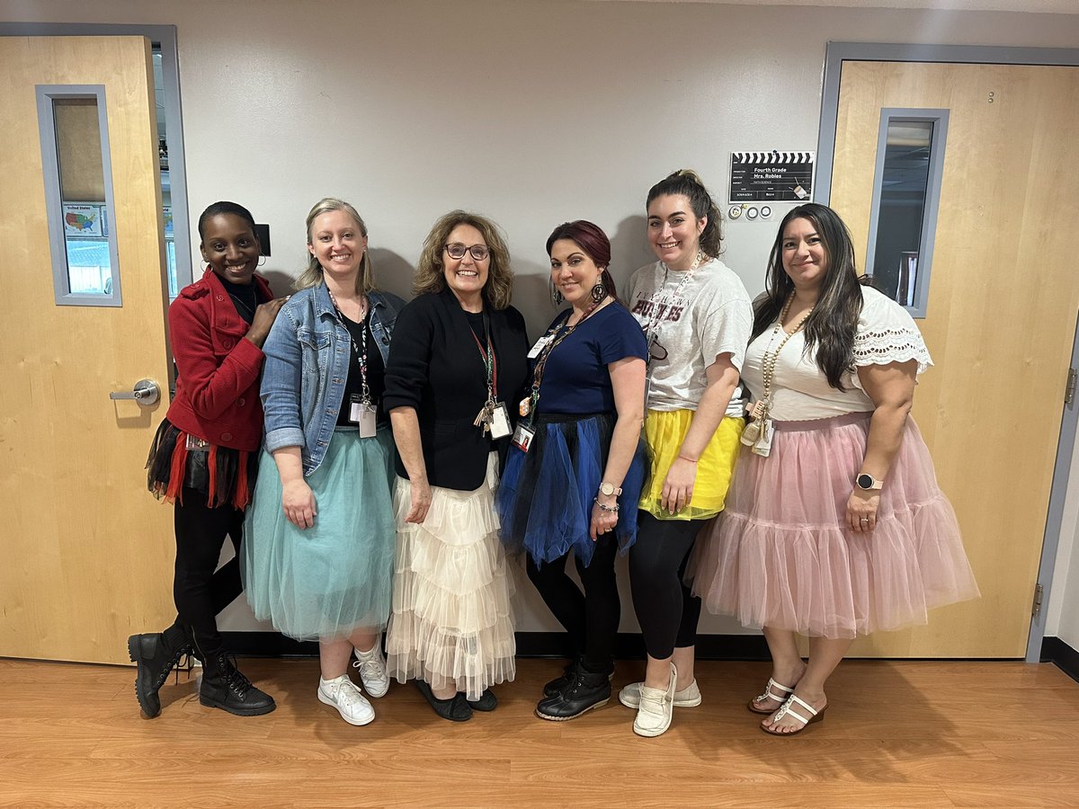 EmalixInfante's tweet photo. Tutu 2/2 Day @IvyHawn with one of my teammates from 5th and the 4th grade team and my once partner, Kathy Manning! 

I enjoy collaborating with these ladies. 😊🙏🥰

@IvyHawnSuhr @PrycelessAP https://t.co/6nxSr6JBQL