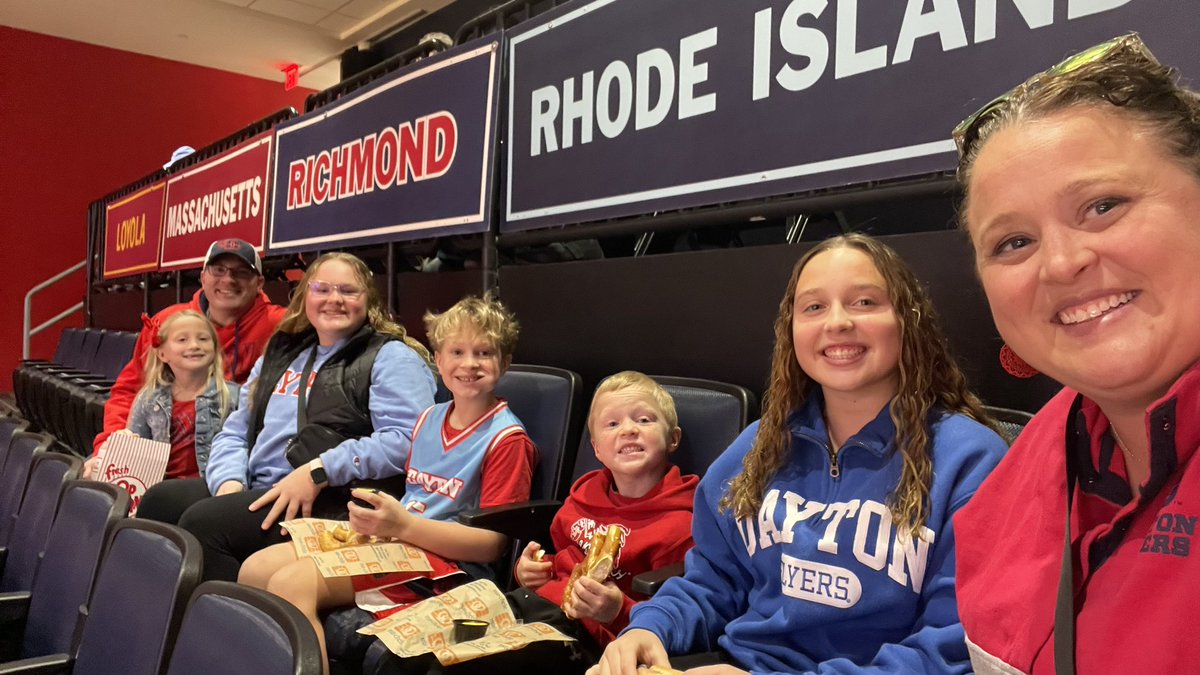 swimdiva1502's tweet photo. #Dayton6th https://t.co/eI9wkGll6U