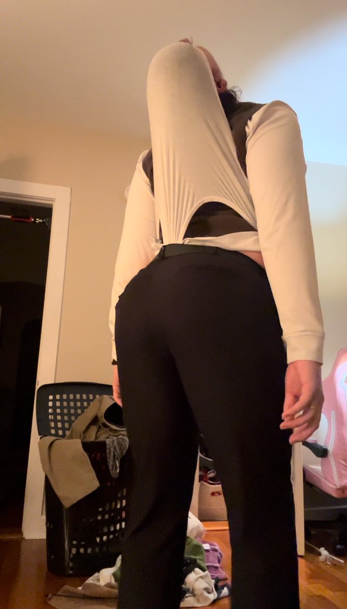 RossetaStoneNot's tweet photo. The bros at the office spotted my tighty whities 😣 https://t.co/xw8cAeQ9bv