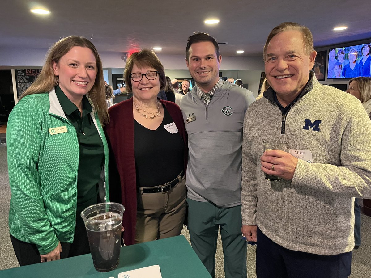 GRWestCatholic's tweet image. Thanks to all who joined us last night for our alumni networking event! We love spending time with our #ForeverFalcons and hearing about what they&apos;ve been up to since graduating from WC.

For future event invites, be sure to update your contact info at grwestcatholic.org/alumni.