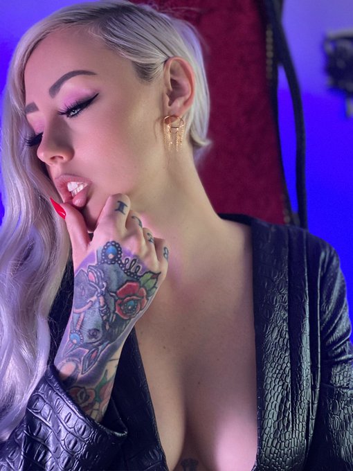 👅 https://t.co/xVXt128j1n