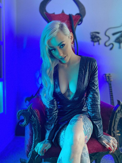 👅 https://t.co/xVXt128j1n