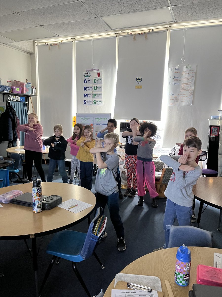 wigginthird's tweet photo. Geometry Songs with Dance Moves! https://t.co/tjfzIAZp2d
